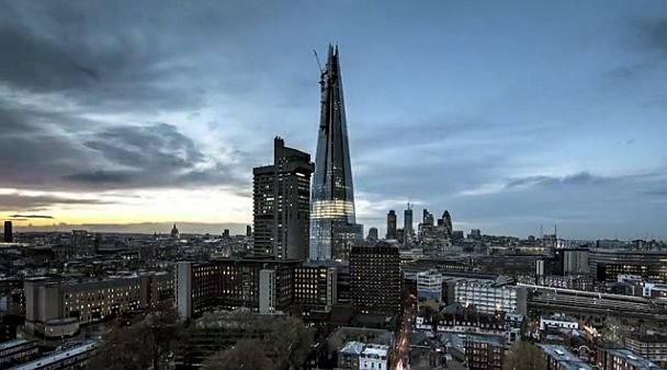 Wieżowiec-Shard-London-Bridge-Kadr-z-filmu-Paula-Raftery