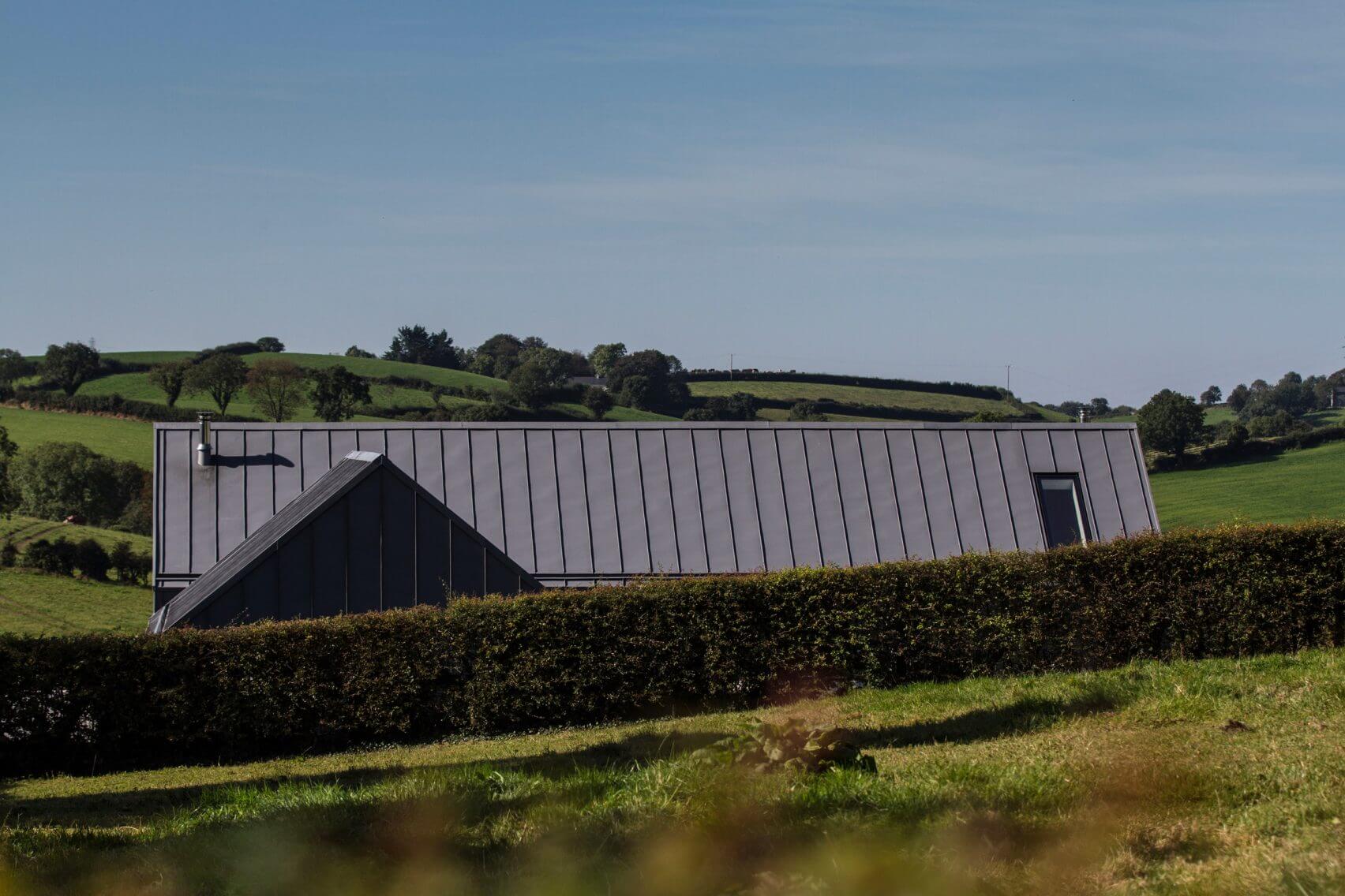 house-lessans-mcgonigle-mcgrath-architecture-residential-riba-house-of-the-year-northern-island_dezeen_2364_col_9-1704x1136