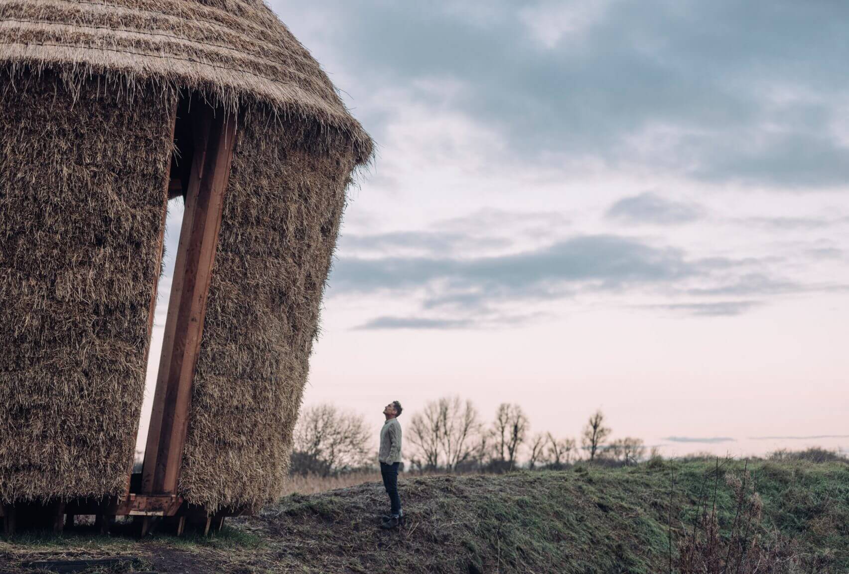 mother-thatched-hut-studio-morison_dezeen_2364_col_2-1704x1151