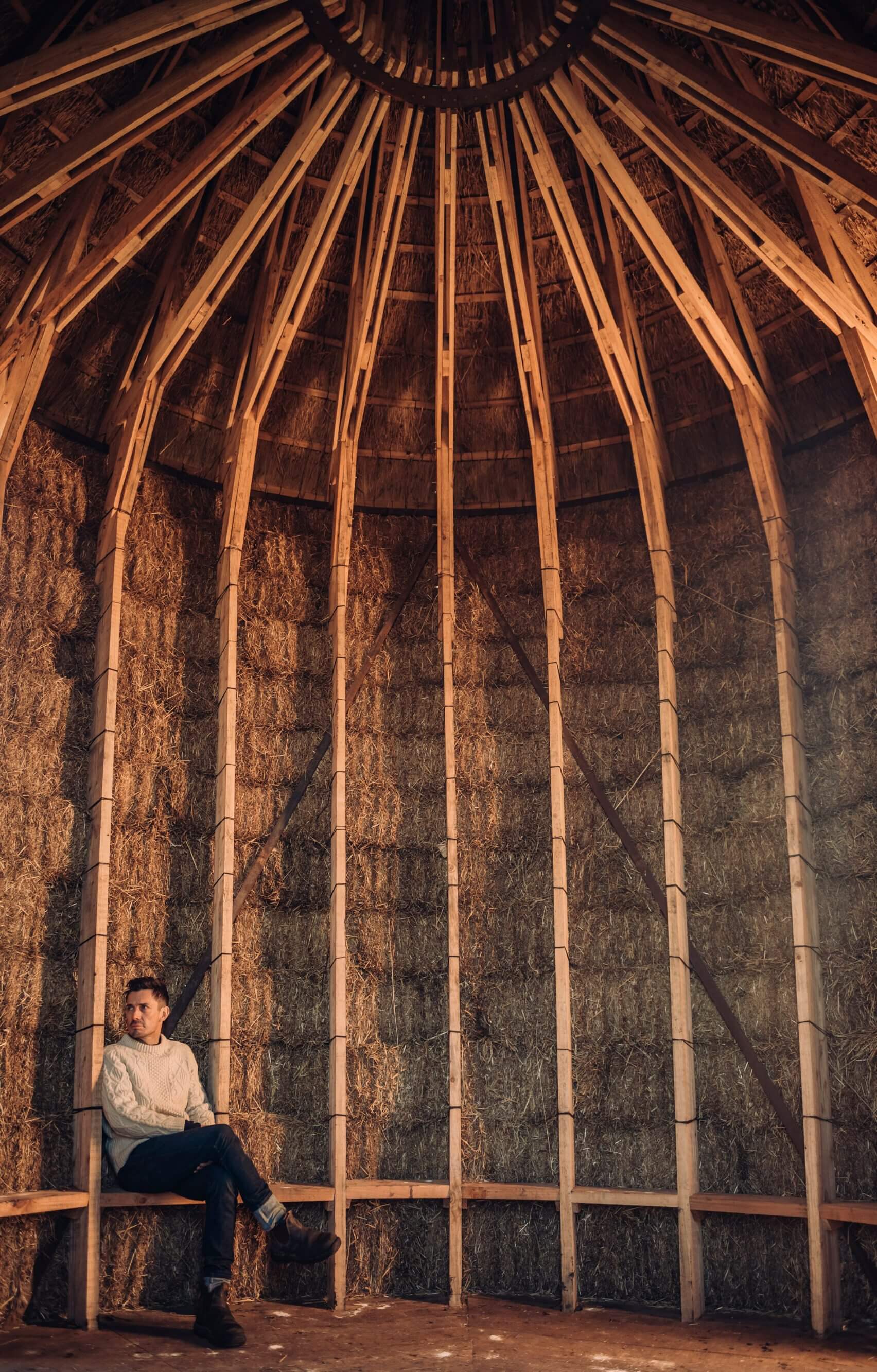 mother-thatched-hut-studio-morison_dezeen_2364_col_5-1704x2665