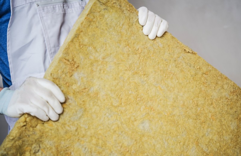 Dach z płyty PIR – czy to najlepsza izolacja w 2026 roku? Przewodnik po systemach