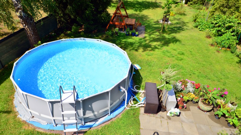 Wysoki basen ogrodowy